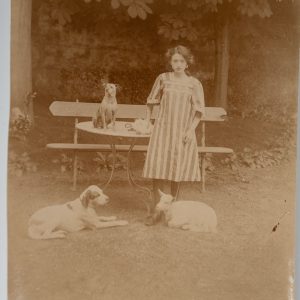 PHOTO citrate	France	famille bourgeoise et chien	11X17cm	1900