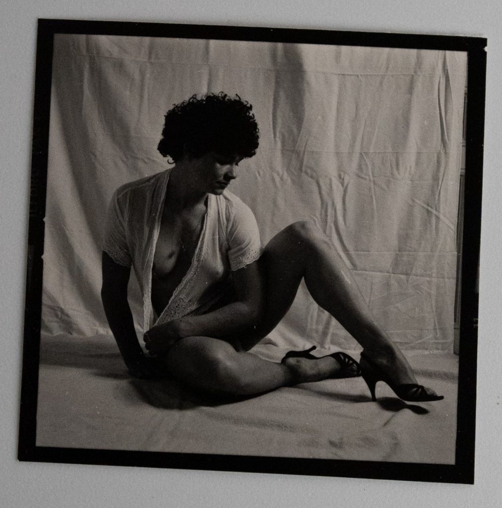 PHOTO Argentique	France	Femme nue Nue artistique	6X6cm SNAP SHOT	1970