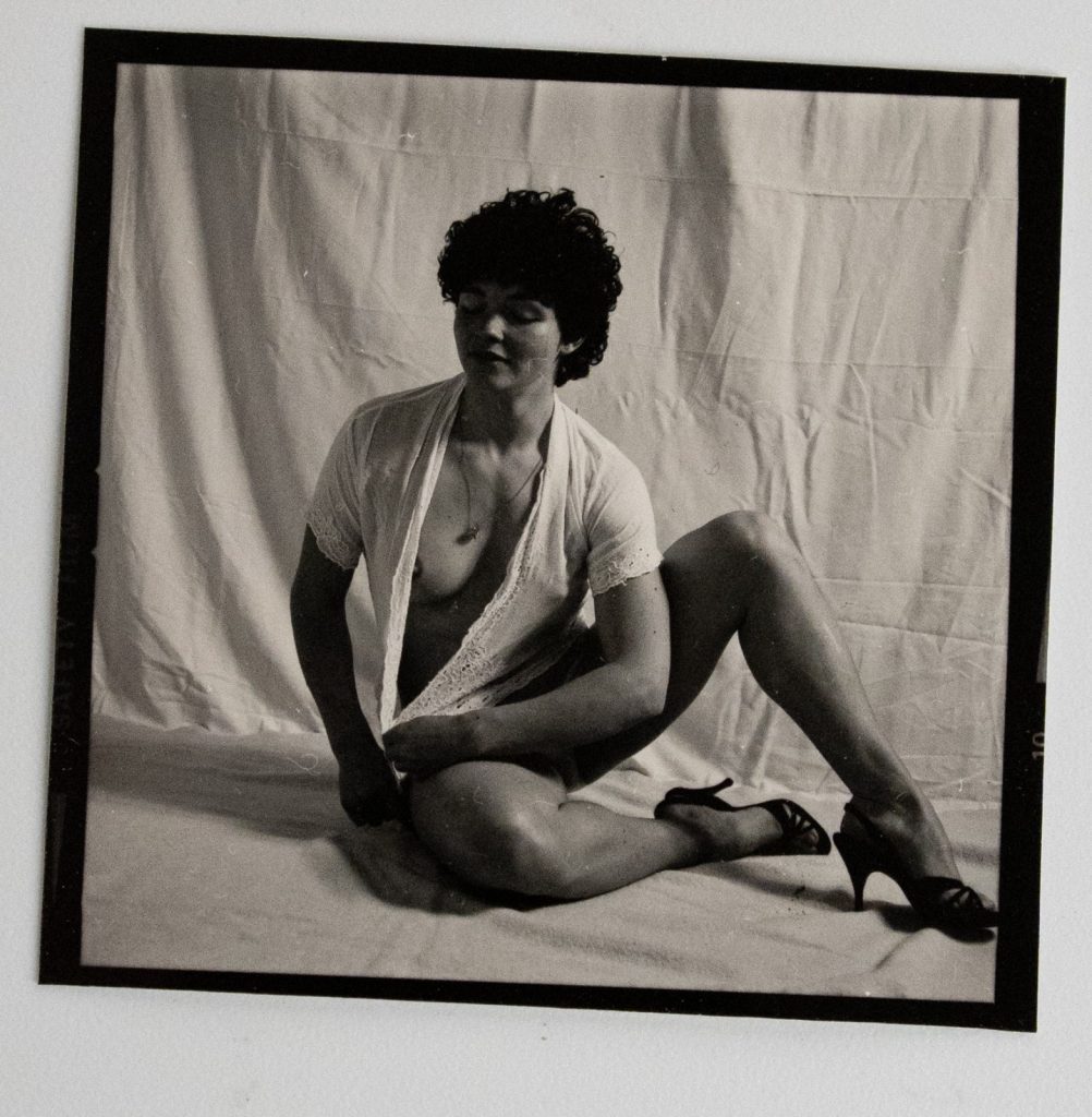 PHOTO Argentique	France	Femme nue Nue artistique	6X6cm SNAP SHOT	1970