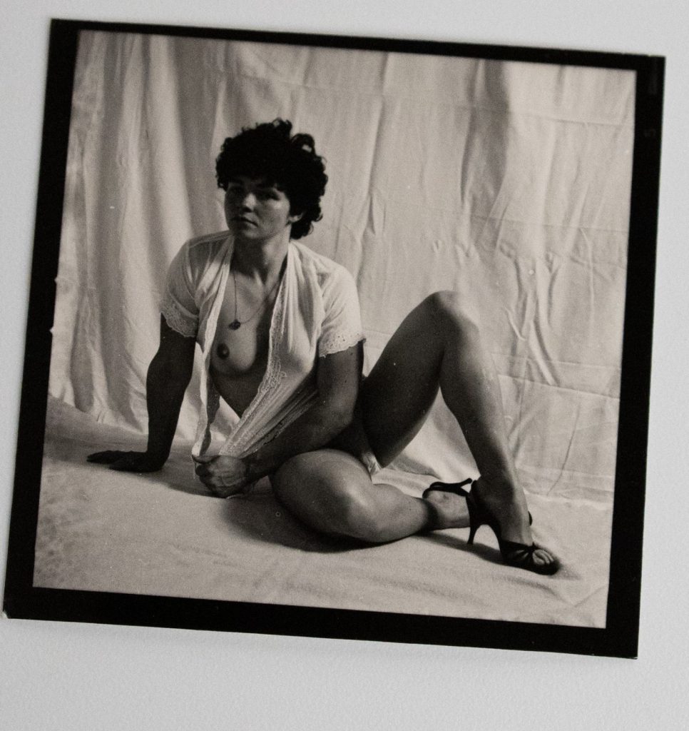 PHOTO Argentique	France	Femme nue Nue artistique	6X6cm SNAP SHOT	1970