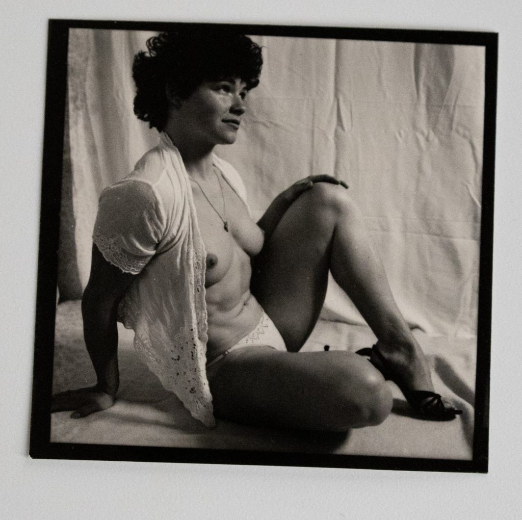 PHOTO Argentique	France	Femme nue Nue artistique	6X6cm SNAP SHOT	1970