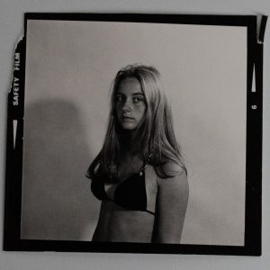 PHOTO Argentique	France	Femme nue Nue artistique	6X6cm SNAP SHOT	1970