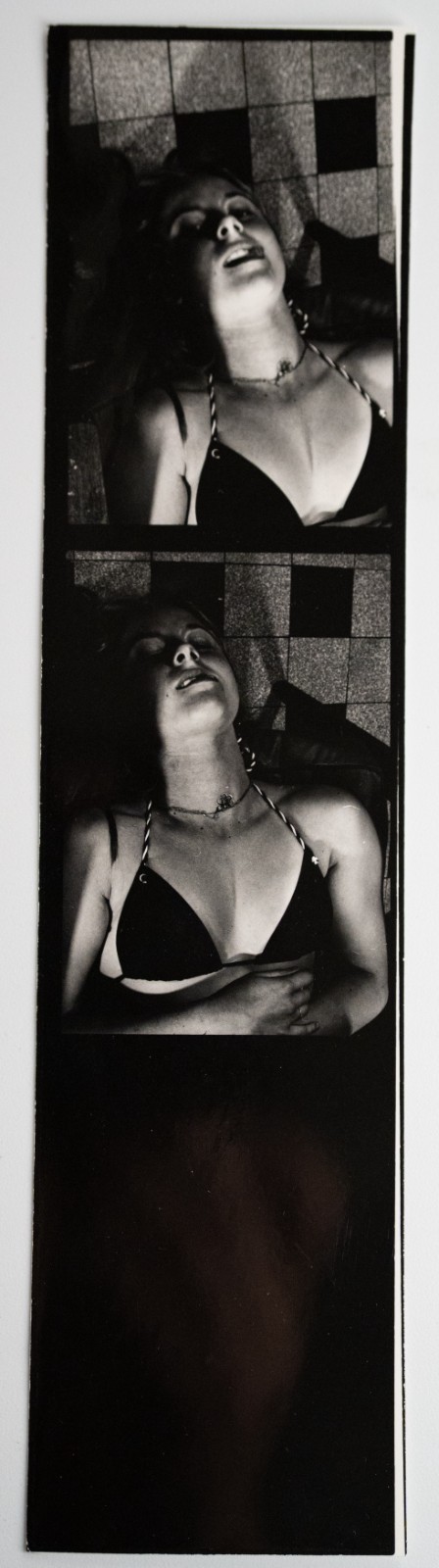 PHOTO Argentique France Planche contact femme nue vue 6X6cm 1980