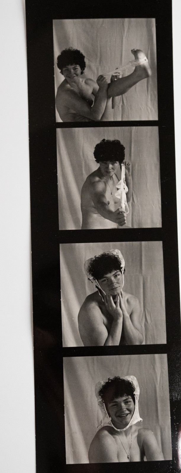 PHOTO Argentique France Planche contact femme nue vue 6X6cm 1980