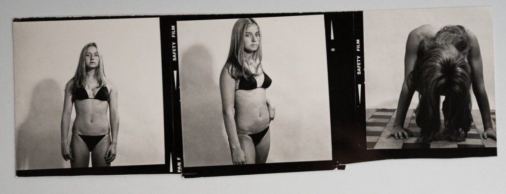 PHOTO Argentique France Planche contact femme nue vue 6X6cm 1980