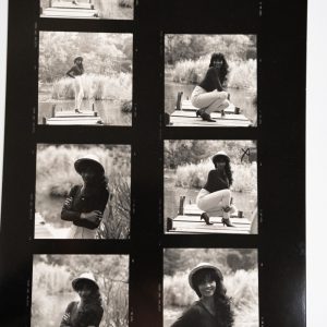 TIRAGE PHOTO Argentique	France	Jeune femme planche contact	vue 6X6cm	1970