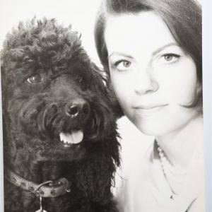TIRAGE PHOTO	Argentique	France	Femme et son chien caniche	24X29cm	1960