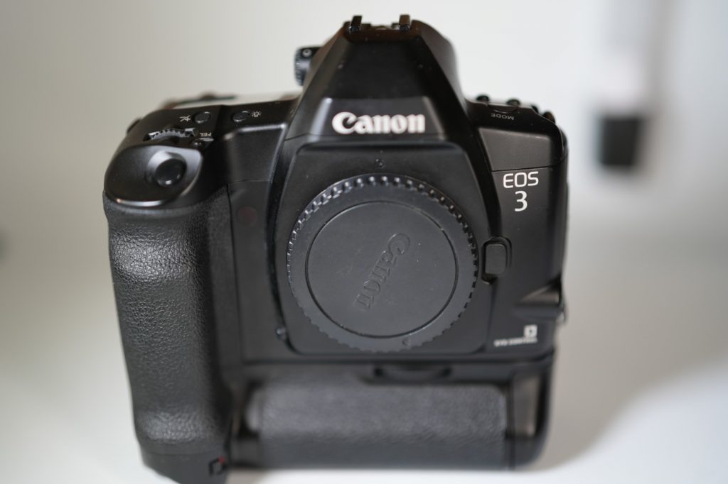 APPAREIL PHOTO ARGENTIQUE Canon	EOS 3 eye control	1998	Argentique	24x36mm	135