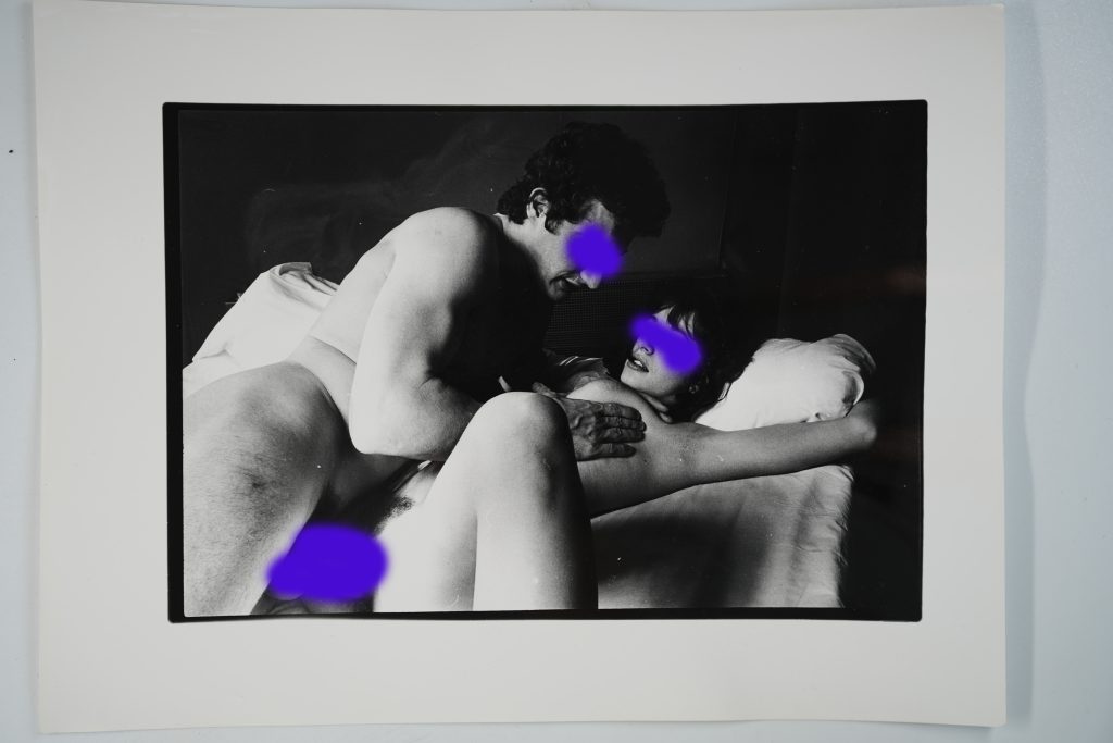 TIRAGE PHOTO Argentique, RC France Couple nu homme femme nue scène de sexe 18X24cm 1980