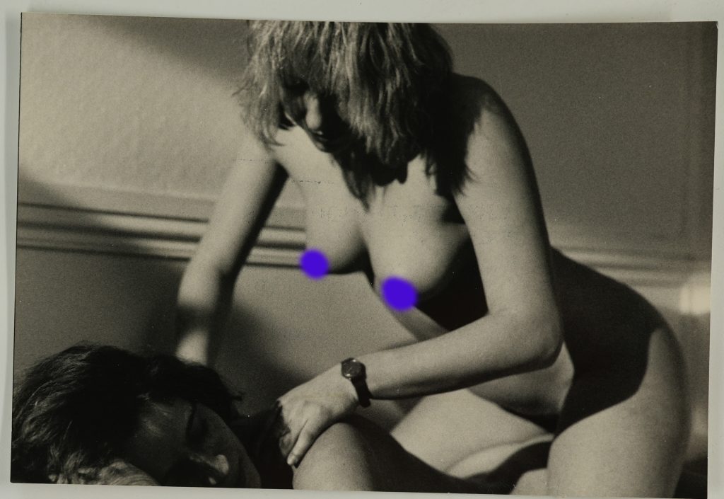 TIRAGE PHOTO ARGENTIQUE 1970 SCENE DE FILM EROTIQUE 10X15cm