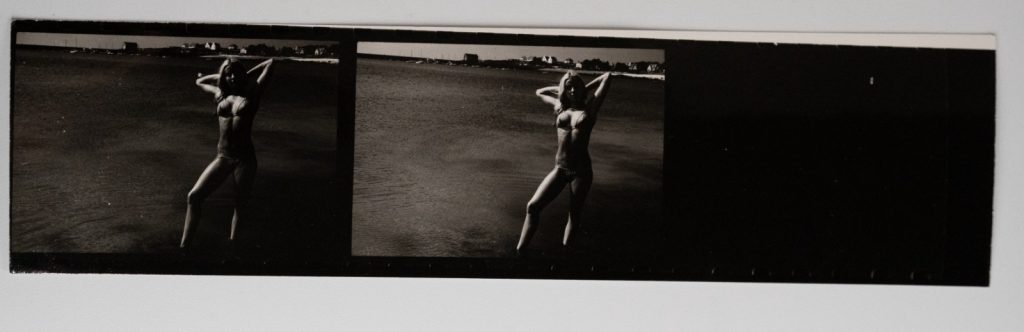 PHOTO Argentique France Planche contact femme nue vue 6X6cm 1980