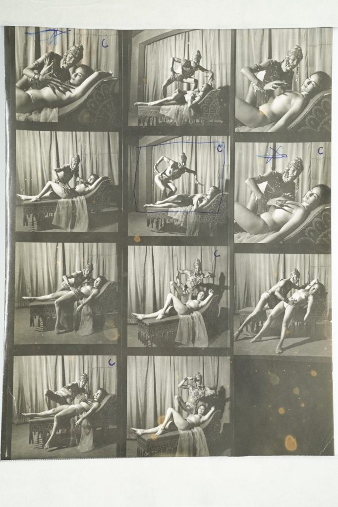 PHOTO 1960' planche contact 	 CABARET BURLESQUE FEMME NUE NU 18X23cm