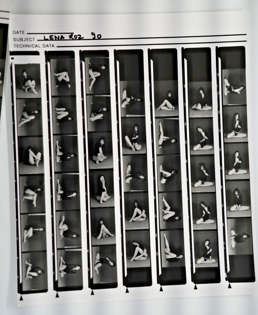 TIRAGE PHOTO Argentique planche contact nu artistique femme nue 	24X29cm 1980