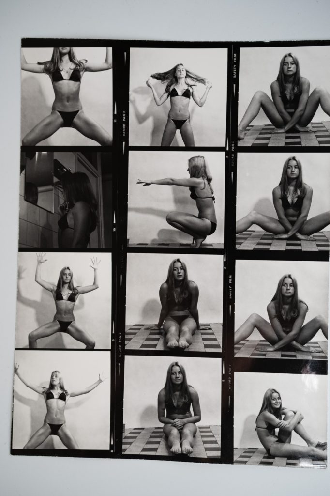 PHOTO Argentique France Planche contact Femme nue nu artistique 18X24cm vue 6X6C