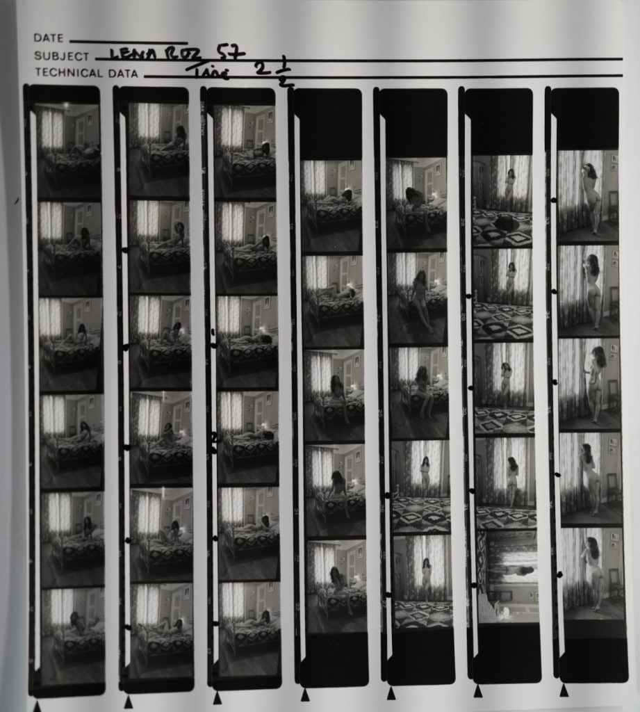 TIRAGE PHOTO Argentique planche contact nu artistique femme nue 	24X29cm 1980