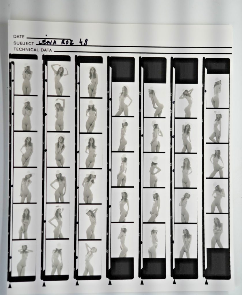 TIRAGE PHOTO Argentique planche contact nu artistique femme nue 	24X29cm 1980