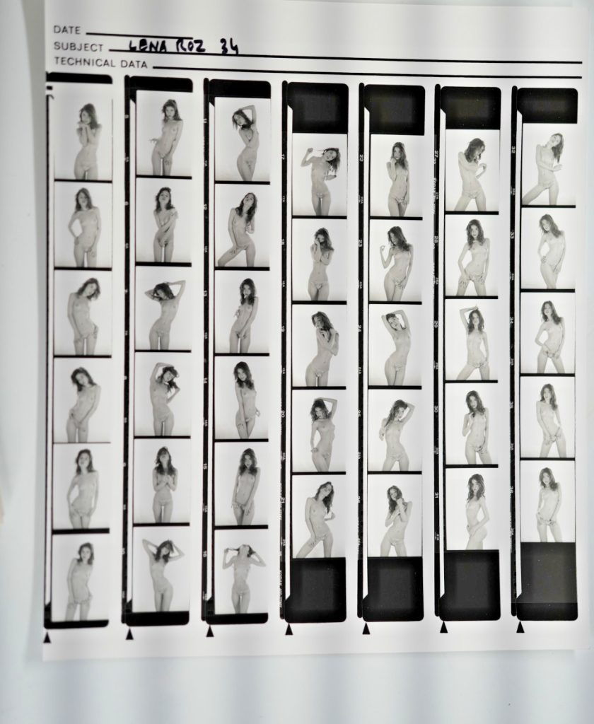 TIRAGE PHOTO Argentique planche contact nu artistique femme nue 	24X29cm 1980