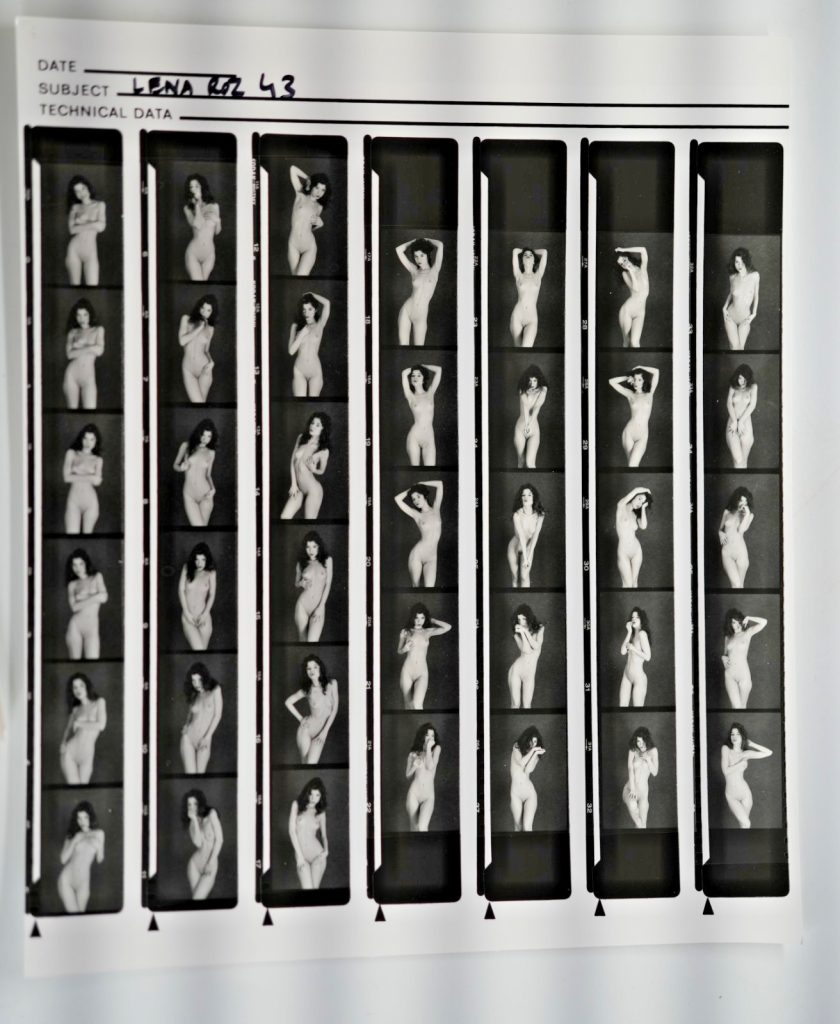 TIRAGE PHOTO Argentique planche contact nu artistique femme nue 	24X29cm 1980