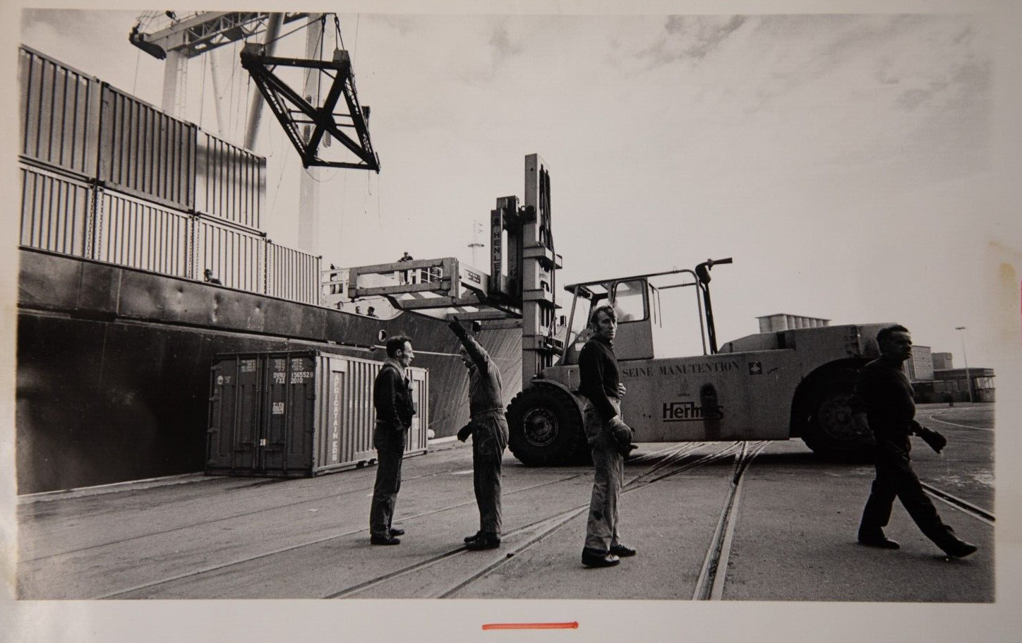 TIRAGE PHOTO ARGENTIQUE PHOTO DE PRESSE 1970 NORMANDIE 13X22cm DOCKER