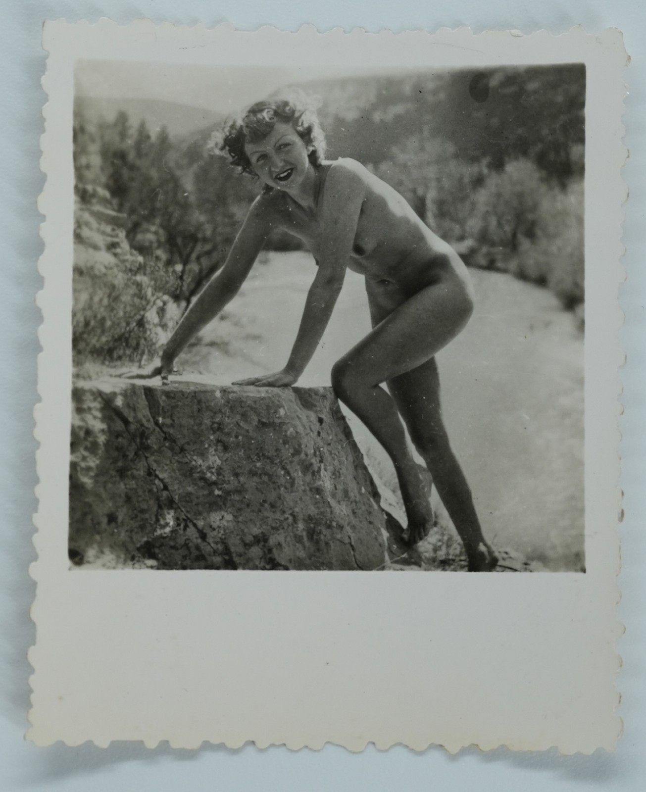 TIRAGE PHOTO ATRGENTIQUE 1960-70 FEMME NUE AMATEUR NU SNAP SHOT