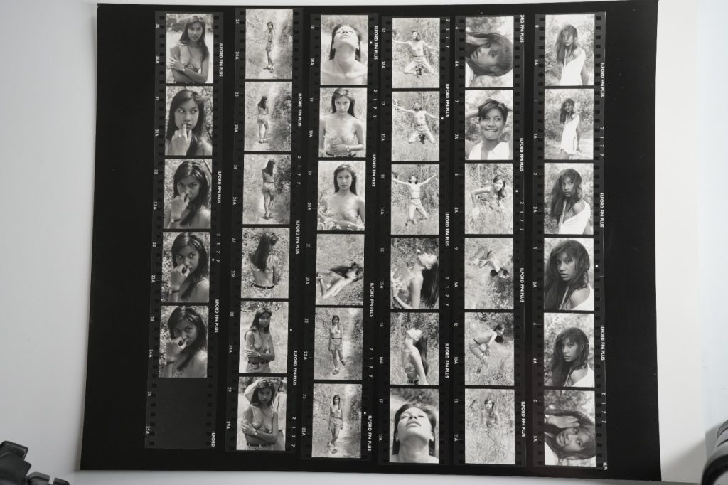 PHOTO Argentique France Planche contact femme nue nu artistique 24x30cm 1980