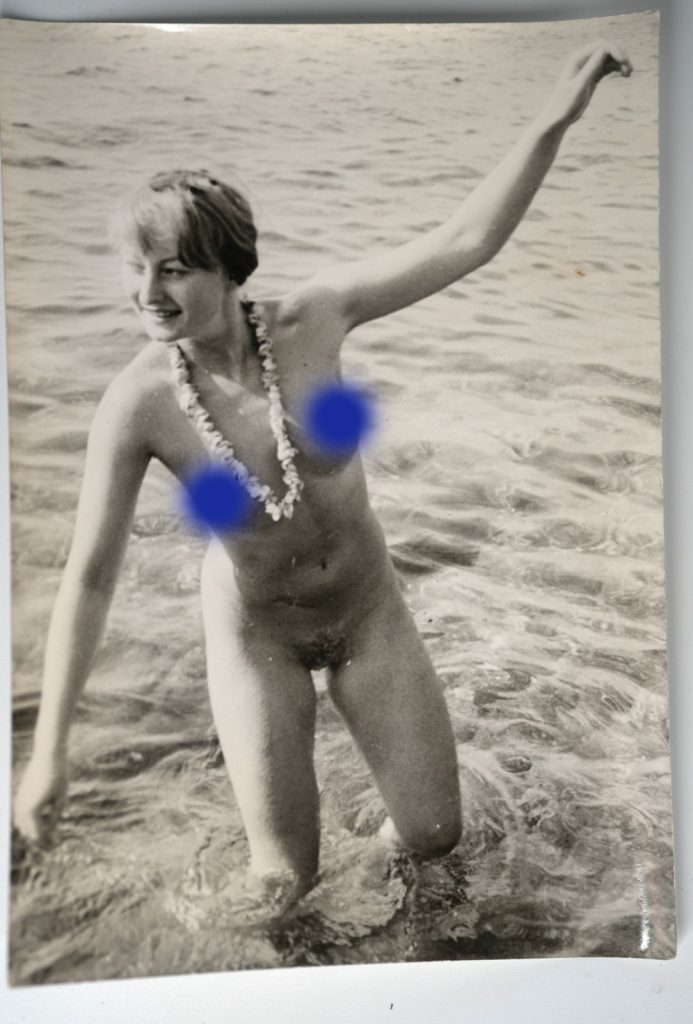 PHOTO ARGENTIQUE AMATEUR 1970 PINUP FEMME NUE NU ARTISTIQUE FORMAT 13X18cm