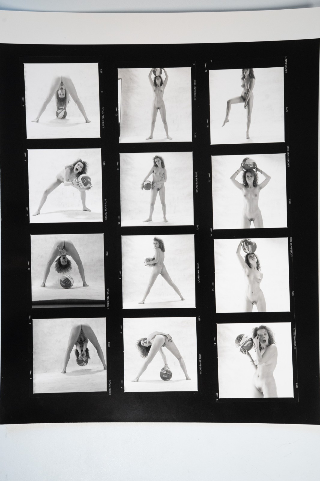 PHOTO Argentique Planche Contact Nu artistique femme nue 24x30cm vue 6X6cm