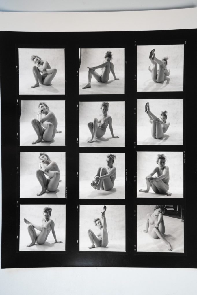 PHOTO Argentique Planche Contact Nu artistique femme nue 24x30cm vue 6X6cm