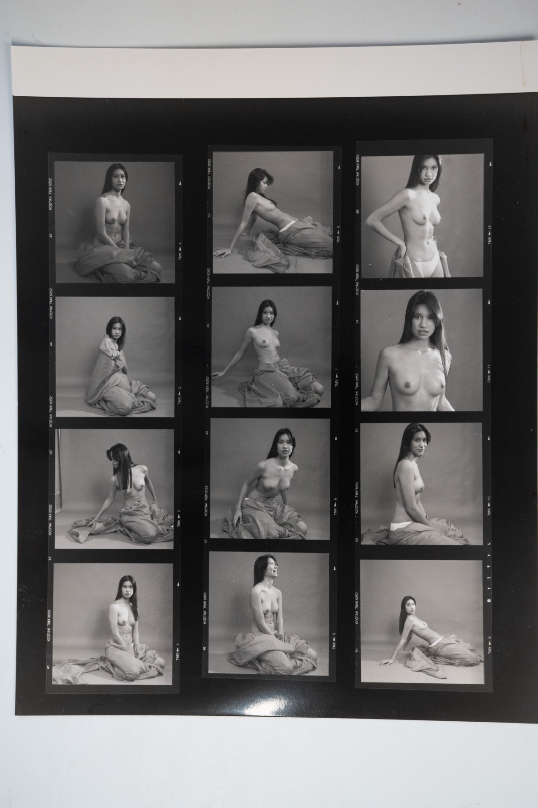 PHOTO Argentique Planche Contact Nu artistique femme nue 24x30cm vue 6X6cm